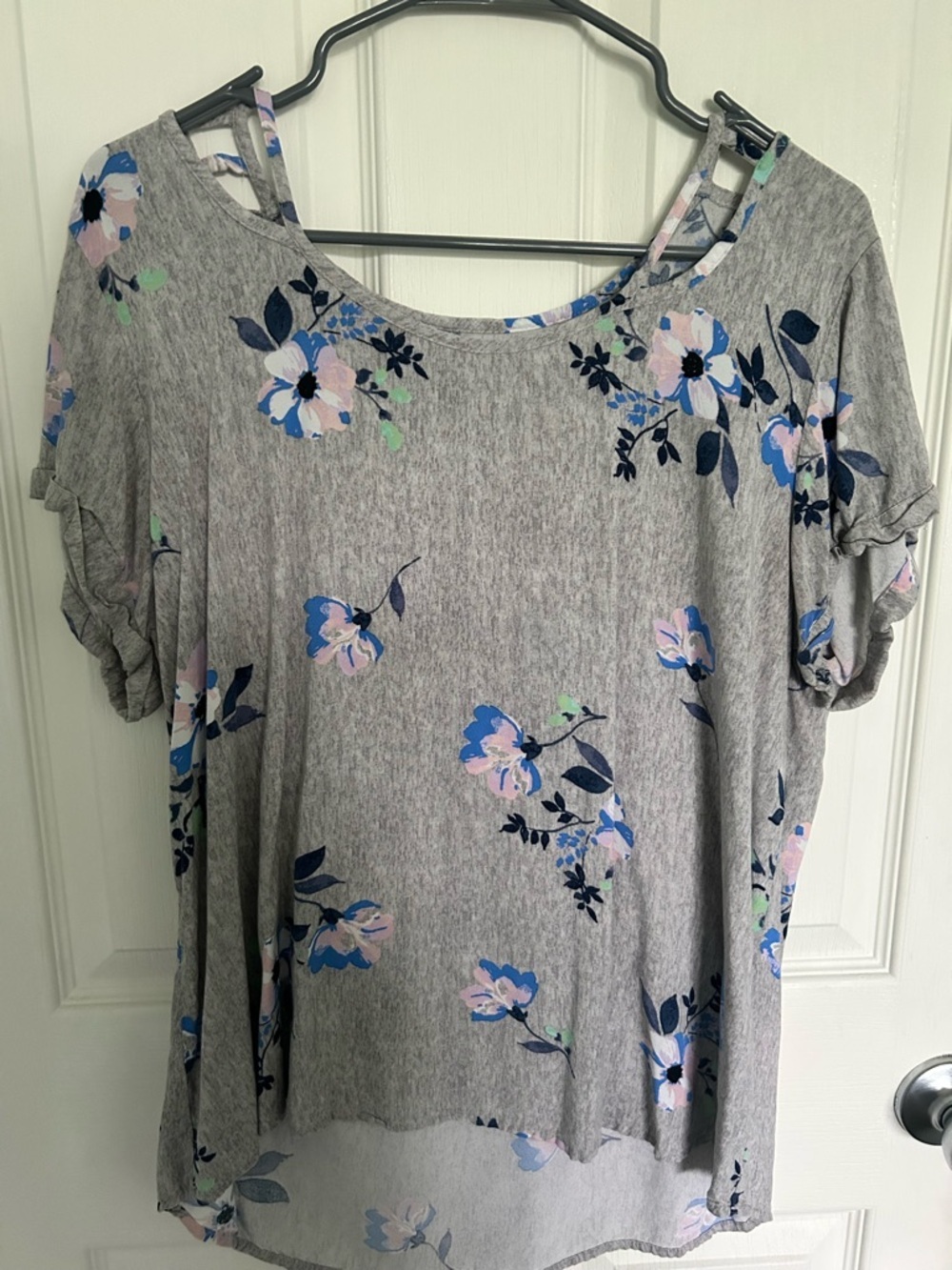 SO Gray Floral Scoop Neck Top with Blue and Pink Accents - Picture 2 of 4